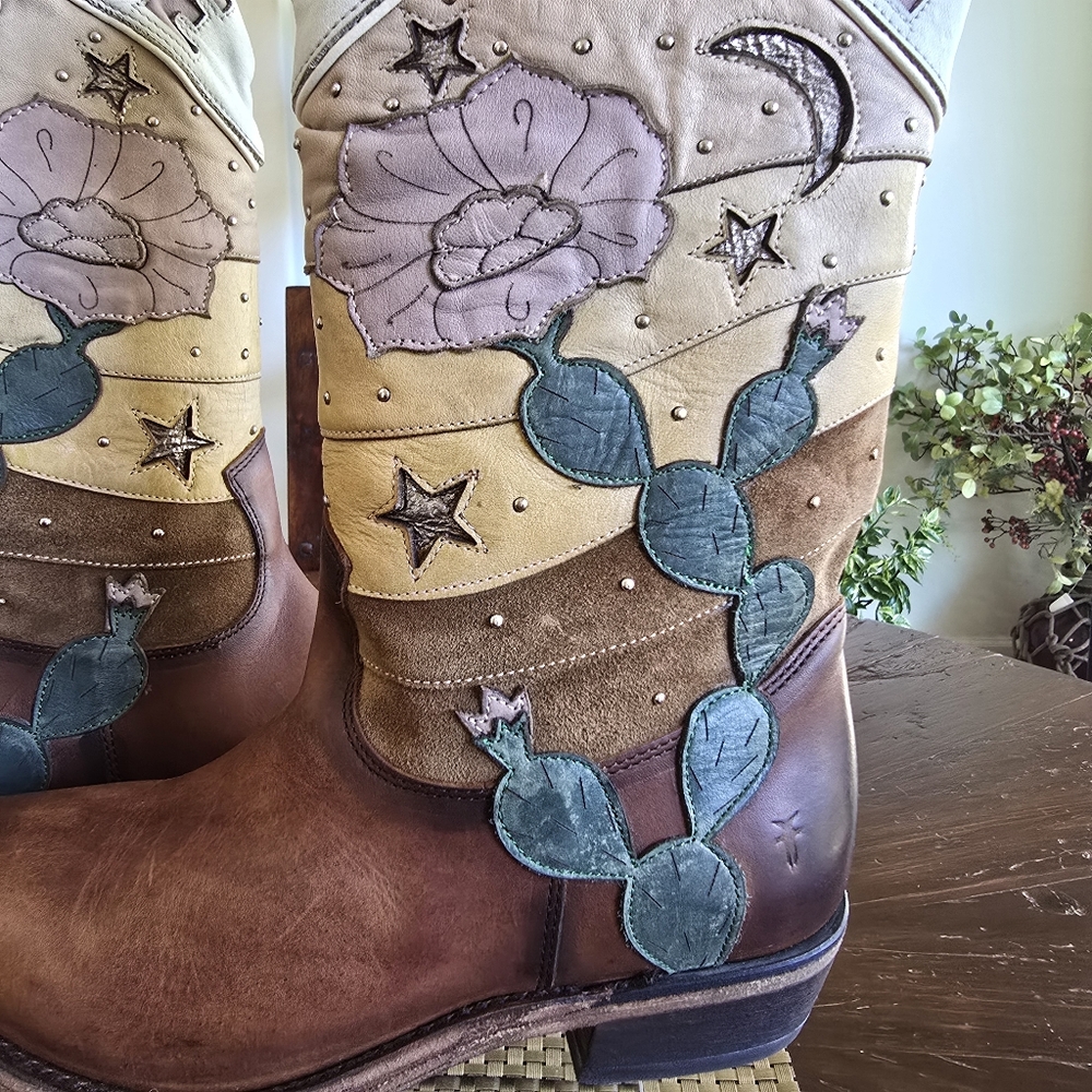 NWOB Frye Brown & Tan Western Cactus Embroidered Heeled Boots - Picture 11 of 12